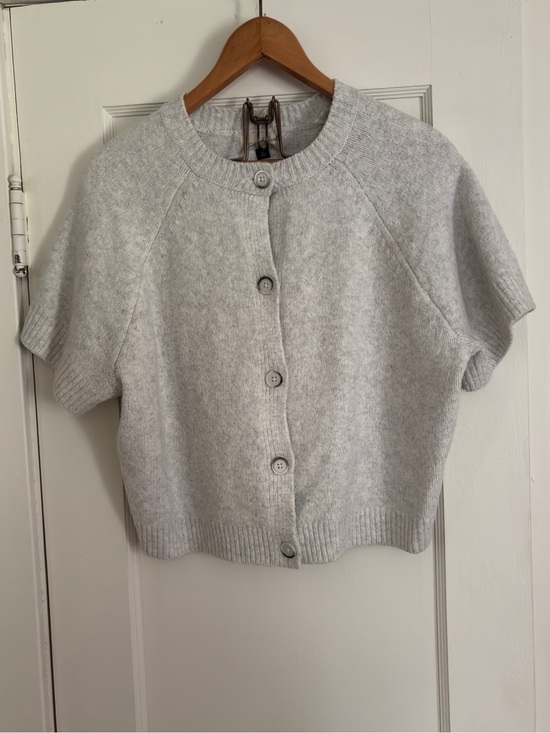 Universal Thread Sweaters - Universal Thread Light Gray Short-Sleeve Button Cardigan